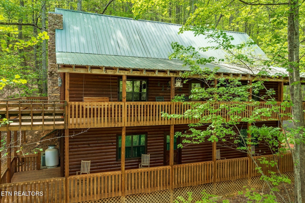 3050 Headrick Dr, Sevierville, TN 37862 - photo 1