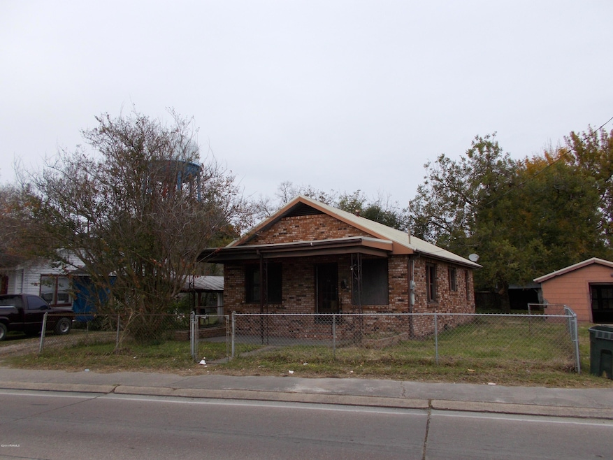 207 E Admiral Doyle Dr