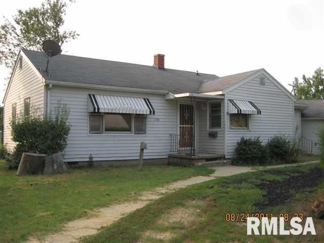 136 N Elliott St, Lincoln, IL 62656 - photo 1