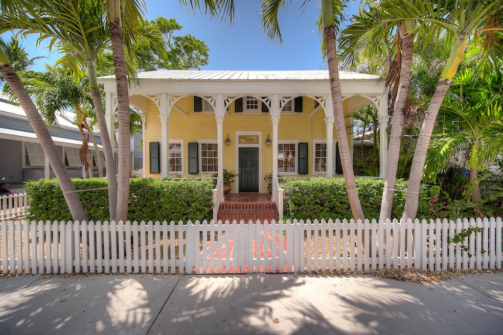 (1) 1121 Southard St-2