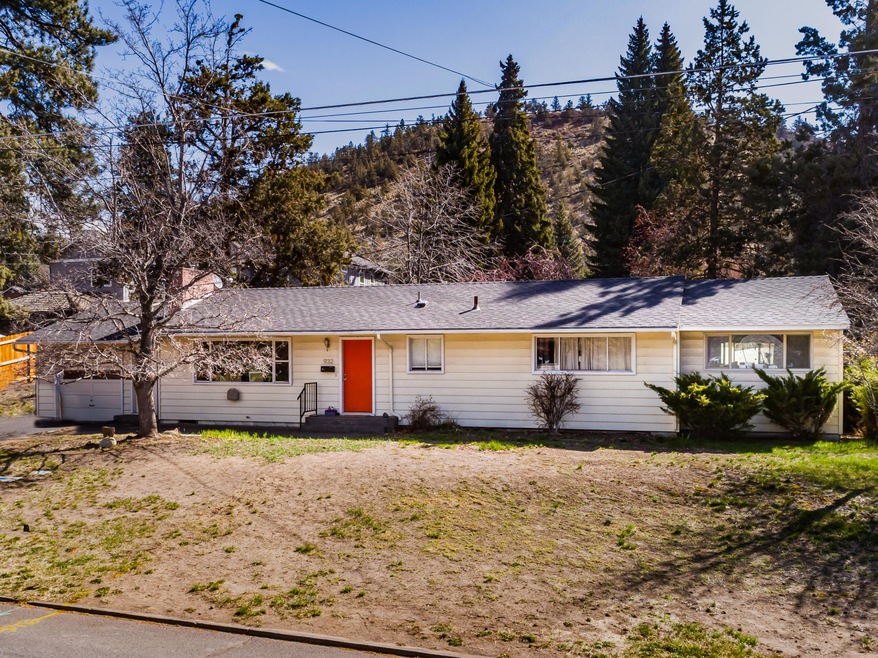 932 NE 11th St, Bend-10