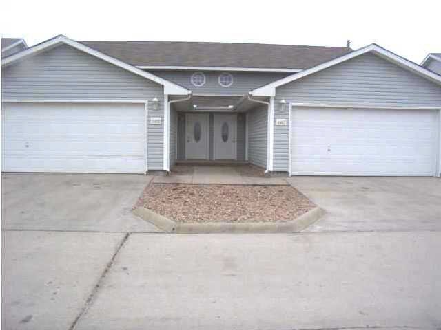 Wonderful Curb appeal. Make this spacious duplex y