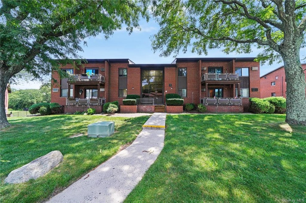 5 Darian Ct unit 1B, Pomona, NY 10970 - photo 1