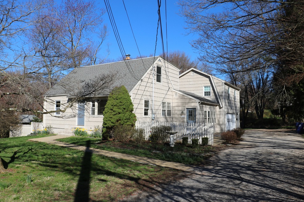 690 Mill Hill Terrace, Southport, CT 06890 - photo 1