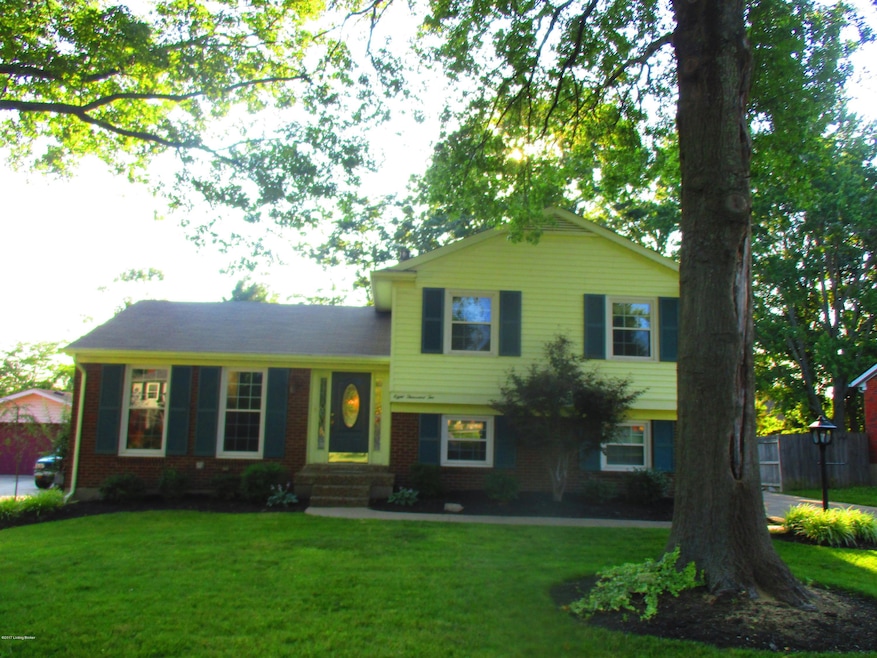 8002 Cortland Dr, Louisville, KY 40228 - photo 1