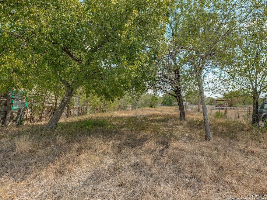 116 W Ansley St, San Antonio, TX 78221 - photo 1