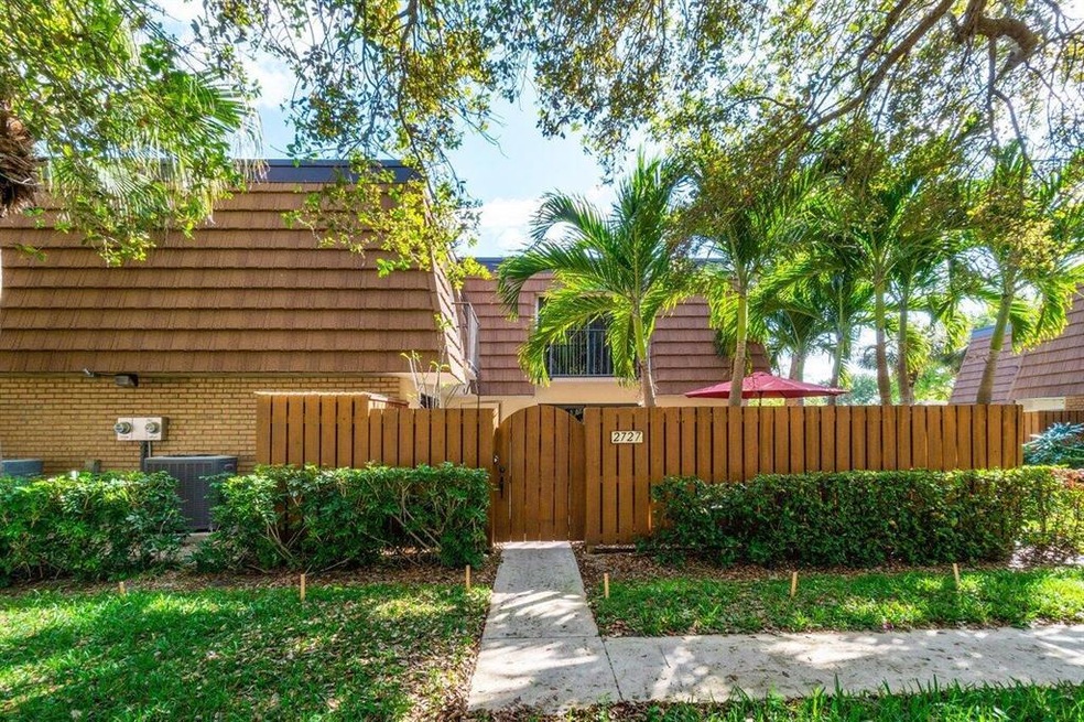 2727 27th Ct, Jupiter, FL 33477 - photo 1