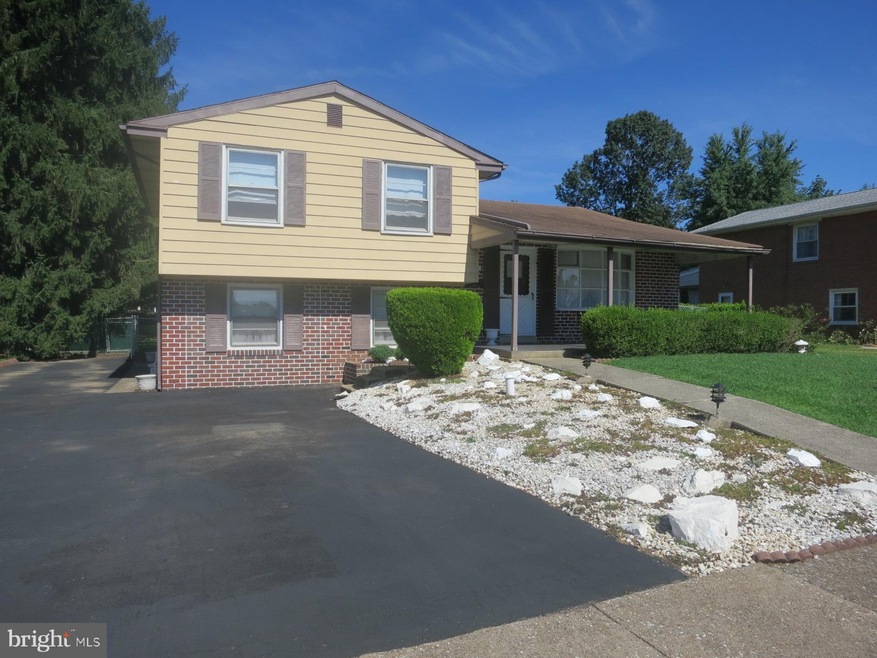 1430 Sandwood Rd, Conshohocken, PA 19428 - photo 1