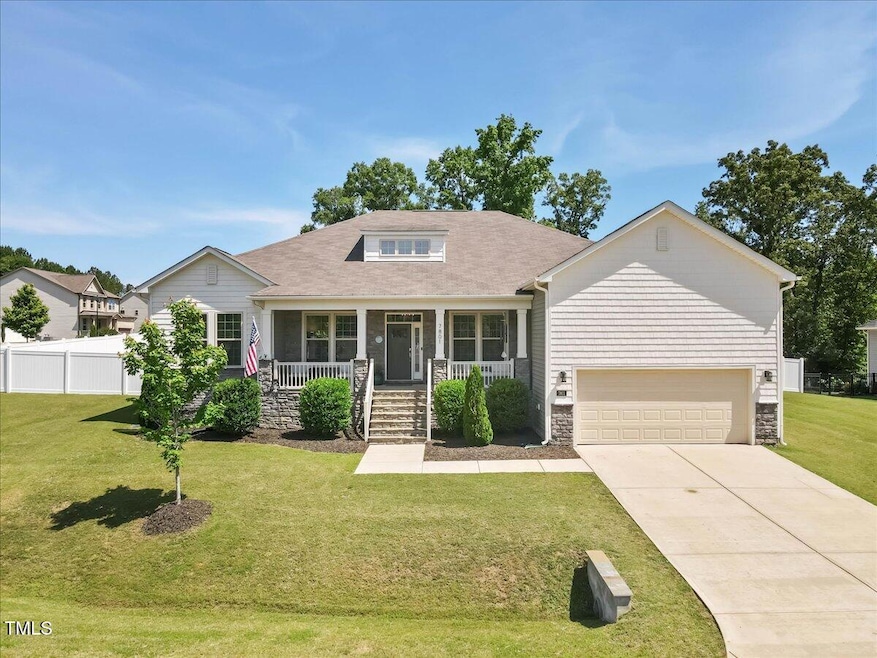 01-7801 Charters End-Open Peek Media-1