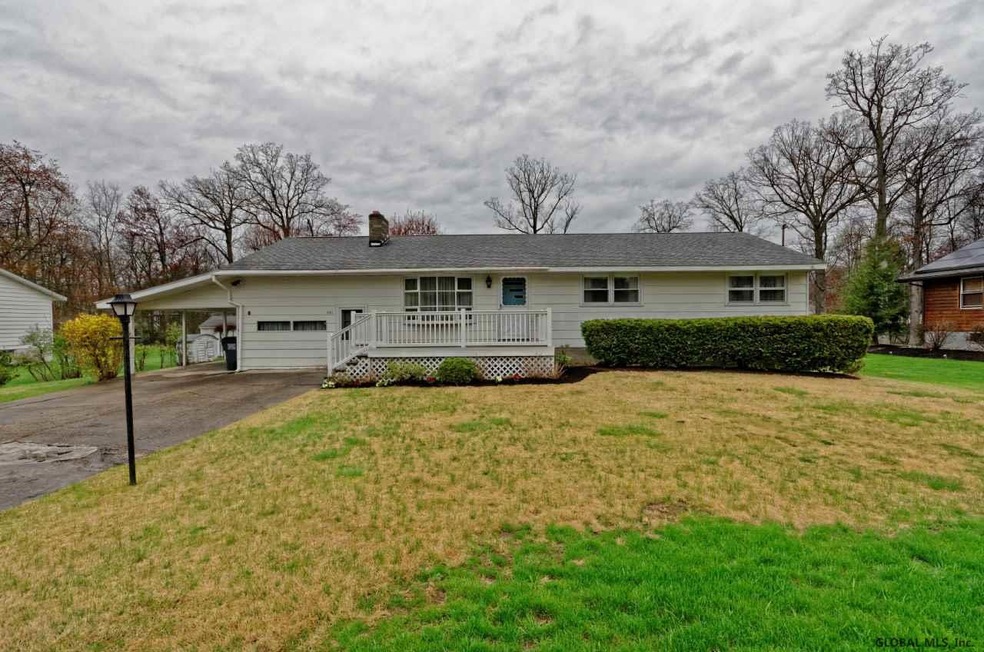 721 Pearse Rd, Schenectady, NY 12309 - photo 1