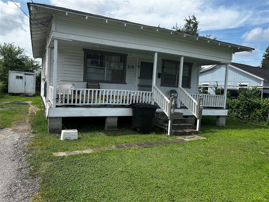 210 E 37th St, Houston, TX 77018 - photo 1