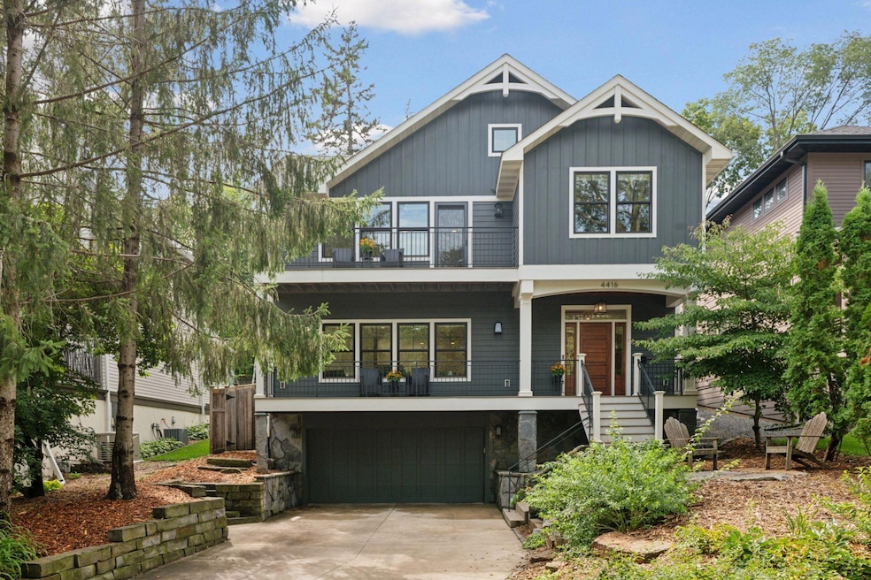 Sold $1,370,000 • Co-Listing Agent