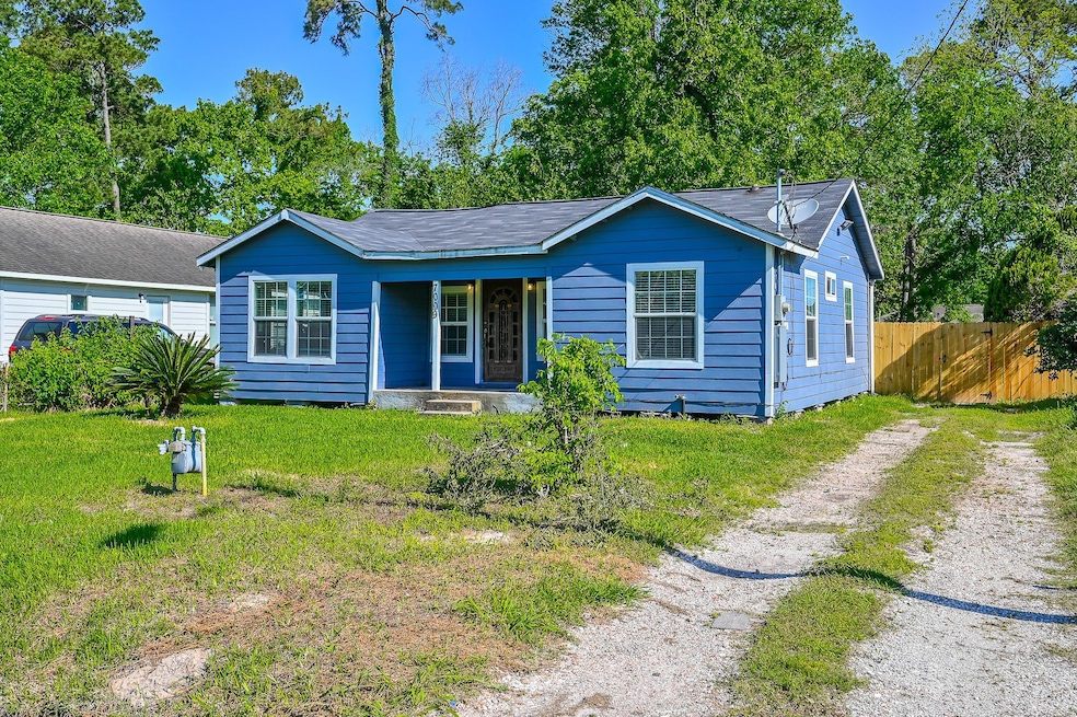 7009 Finch St, Houston, TX 77028 - photo 1