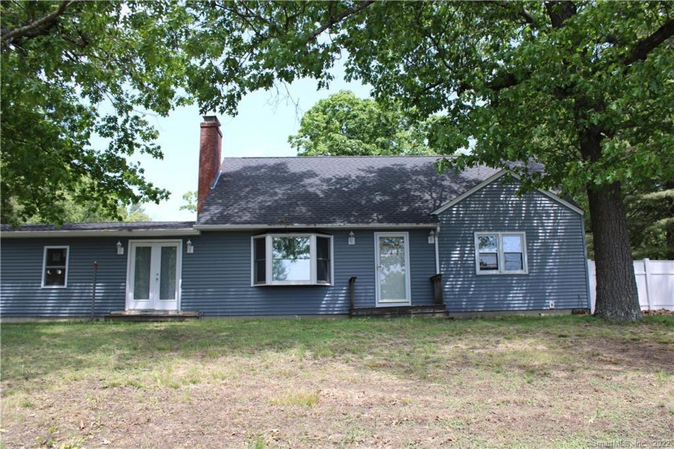 302 N Maple St, Enfield, CT 06082 - photo 1