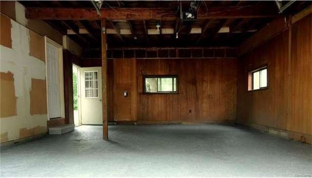 4122 Independence Dr, Flint, MI 48506 - photo 1