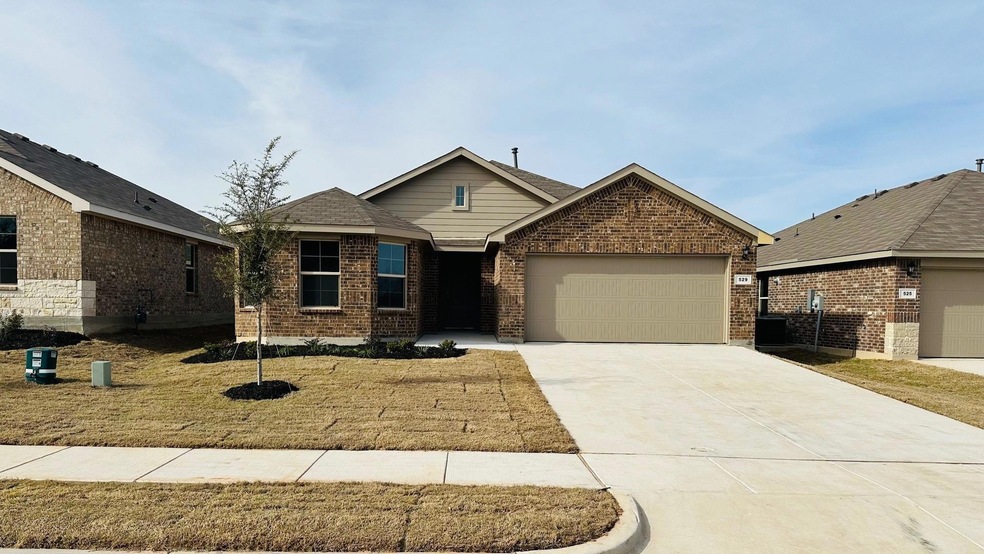 529 Bronze Cir E, Springtown, TX 76082 - photo 1