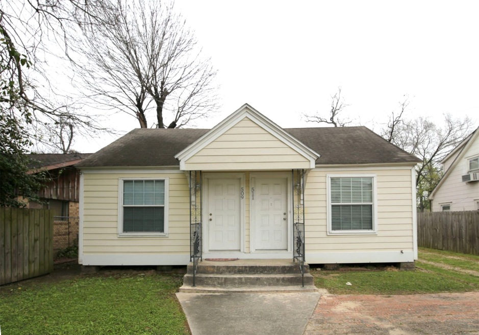511 Caplin St, Houston, TX 77022 - photo 1