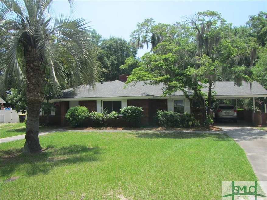All brick home on a huge lot!!!
