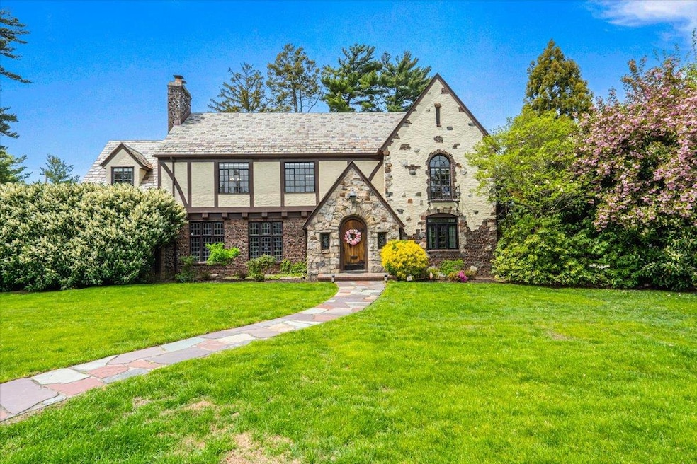 Sold $3,000,000 • Co-Listing Agent