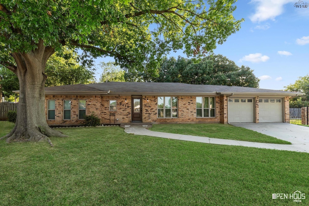 For Sale $329,900 • Co-Listing Agent