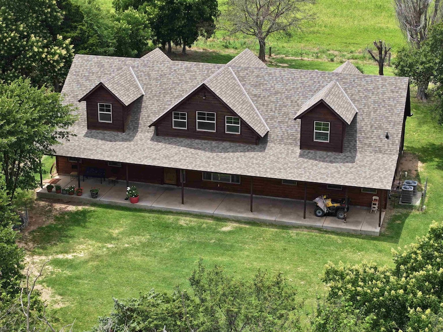 SW4 TR25-19N-08 W 640 Rd unit House + 5 Wooded Acr, Hennessey, OK 73742 - photo 1