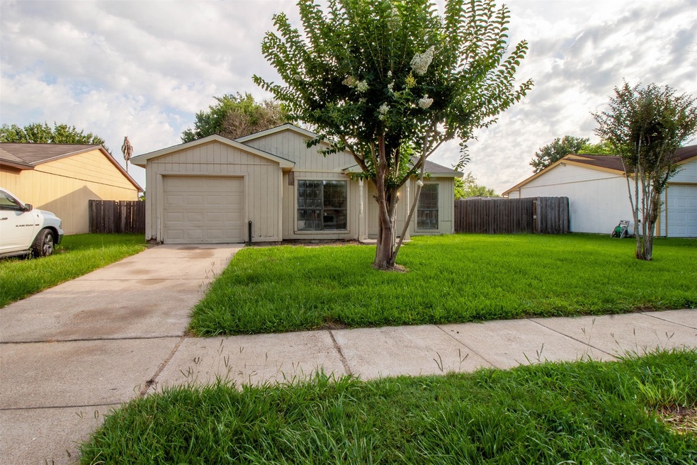 24406 Four Sixes Ln, Hockley, TX 77447 - photo 1