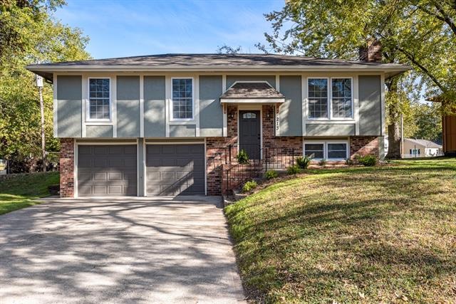 213 Highland Rd, Lansing, KS 66043 - photo 1