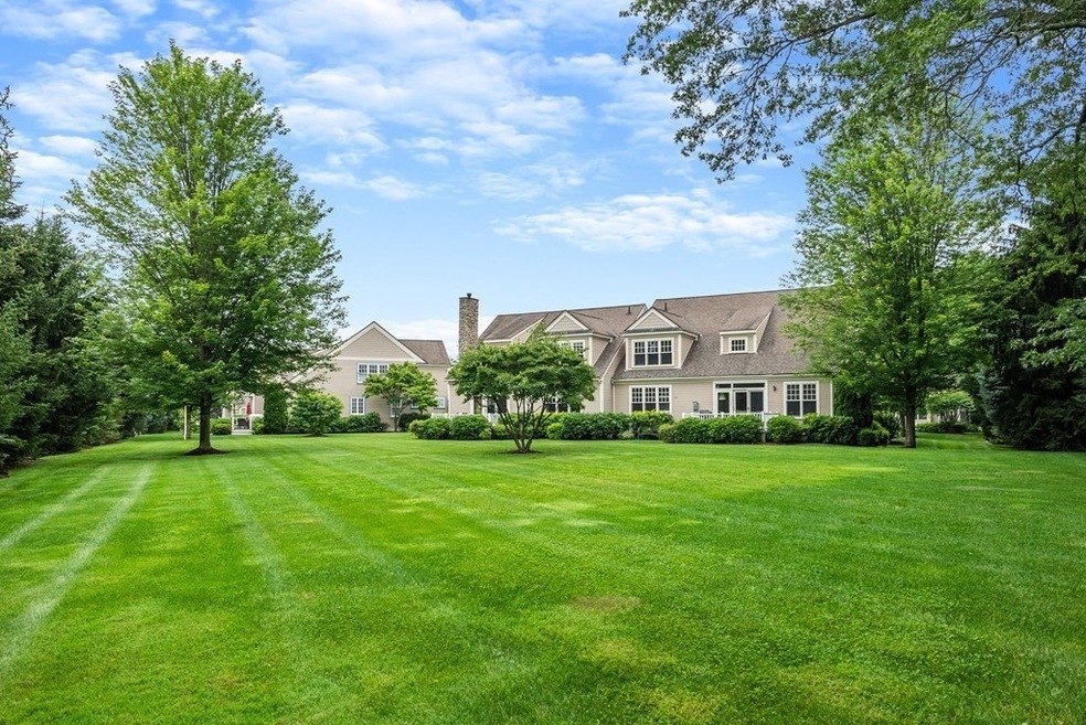 680 South Ave unit 16, Weston, MA 02493 - photo 1