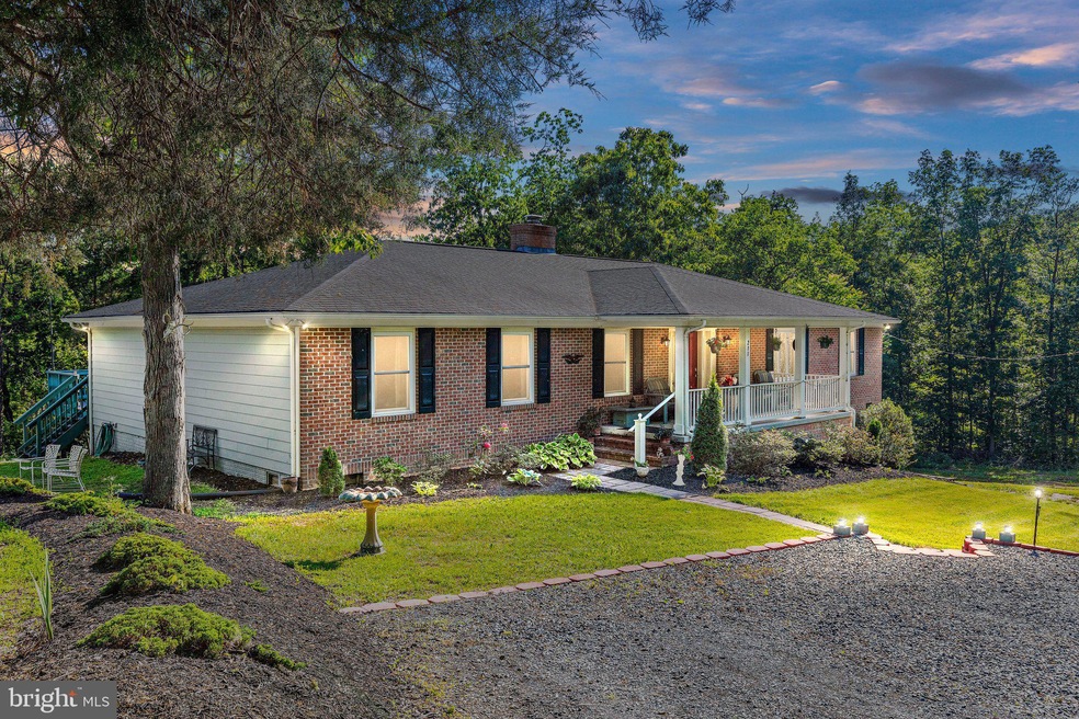 211 Creekview Ln, Middletown, VA 22645 - photo 1