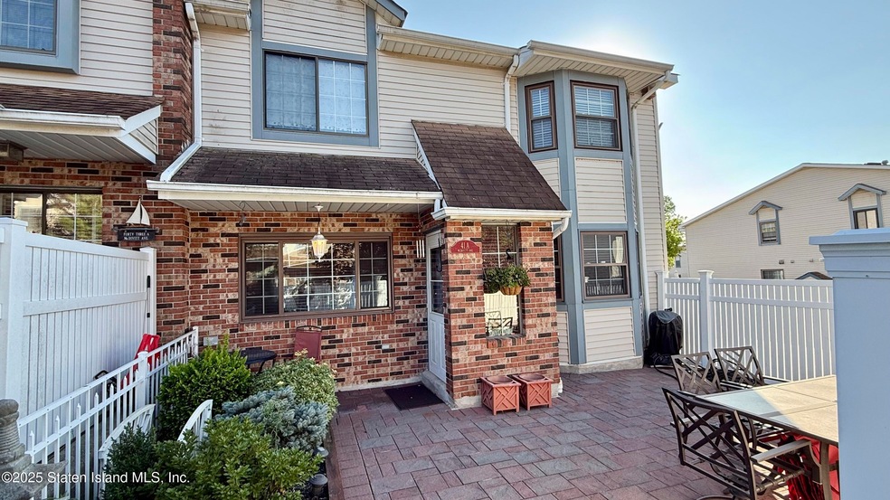 41 Mcdivitt Ave unit A, Staten Island, NY 10314 - photo 1