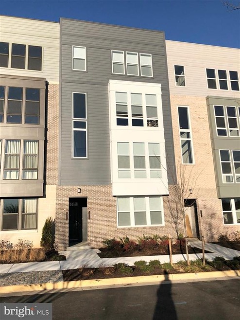 13338 Arrowbrook Centre Dr, Herndon, VA 20171 - photo 1