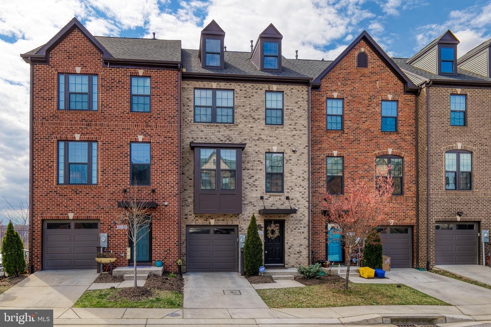 4202 Skyview, Baltimore, MD 21211 - photo 1