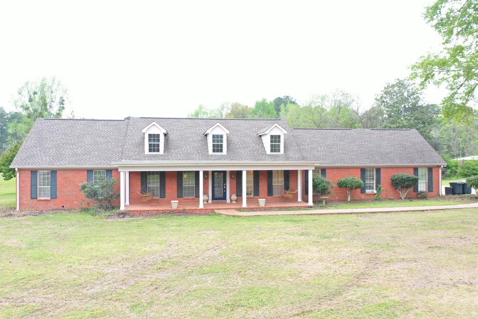 73 Mayfield Rd, Laurel, MS 39443 - photo 1