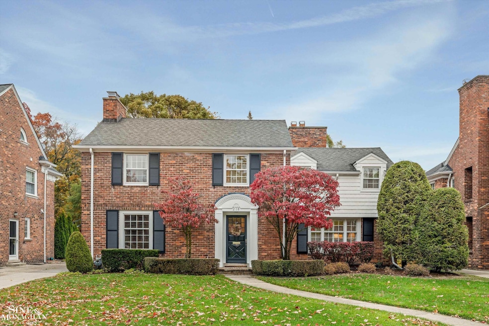 218 Merriweather Rd, Grosse Pointe Farms, MI 48236 - photo 1