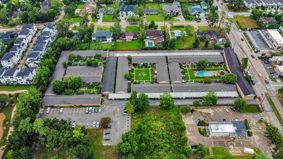 1529 Wirt Rd unit 6, Houston, TX 77055 - photo 1