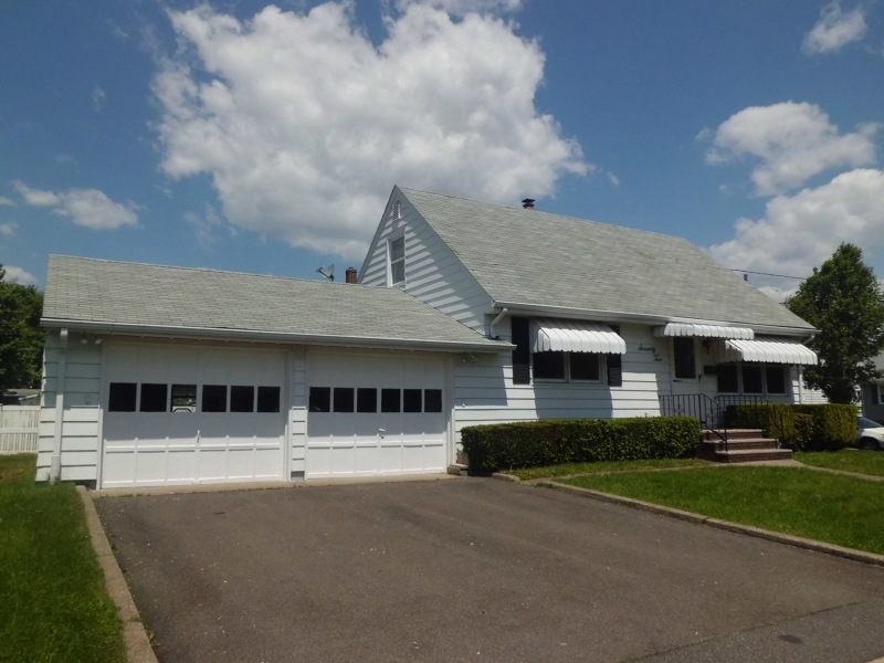 72 Greentree Rd, Clifton, NJ 07013 - photo 1