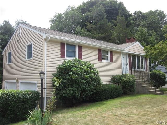 285 Goldbach Dr, Stratford, CT 06614 - photo 1