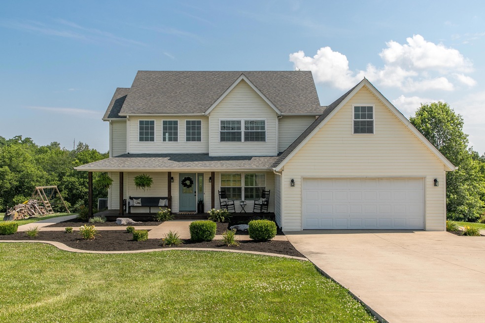 153 Lakeland Dr, Harrodsburg, KY 40330 - photo 1