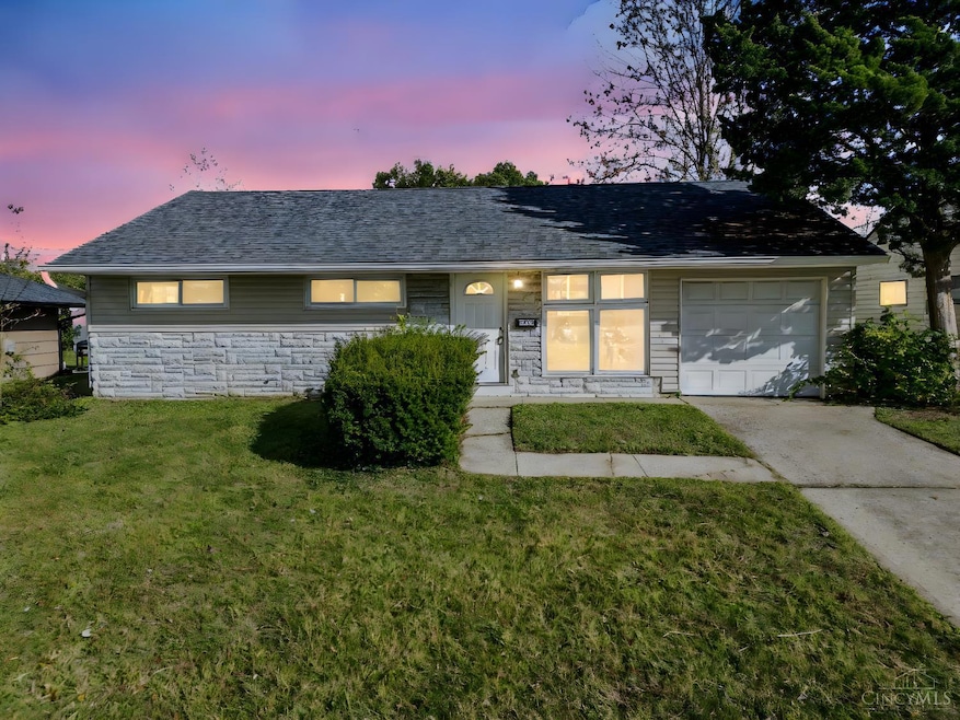 8840 Grenada Dr, Cincinnati, OH 45231 - photo 1