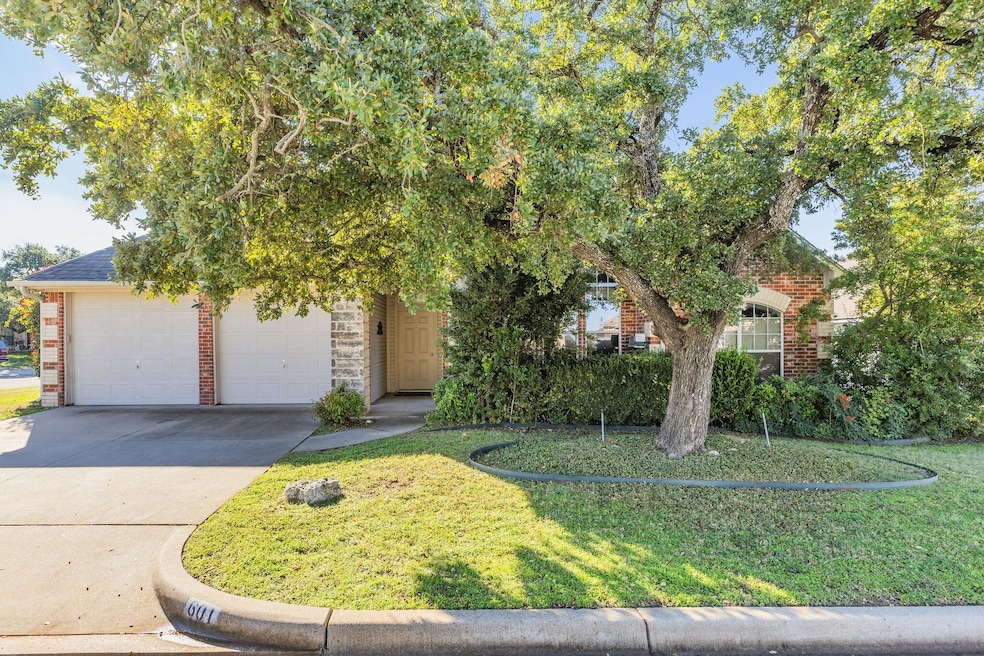 601 Elizabeth Place, Weatherford, TX 76086 - photo 1