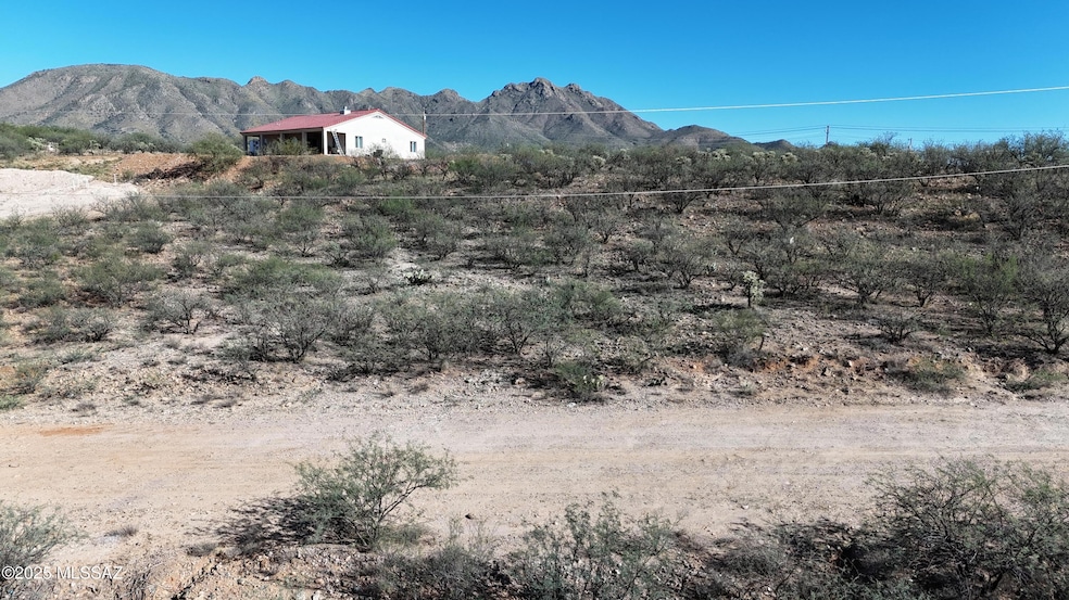 1735 Circulo Badajada unit 8, Rio Rico, AZ 85648 - photo 1