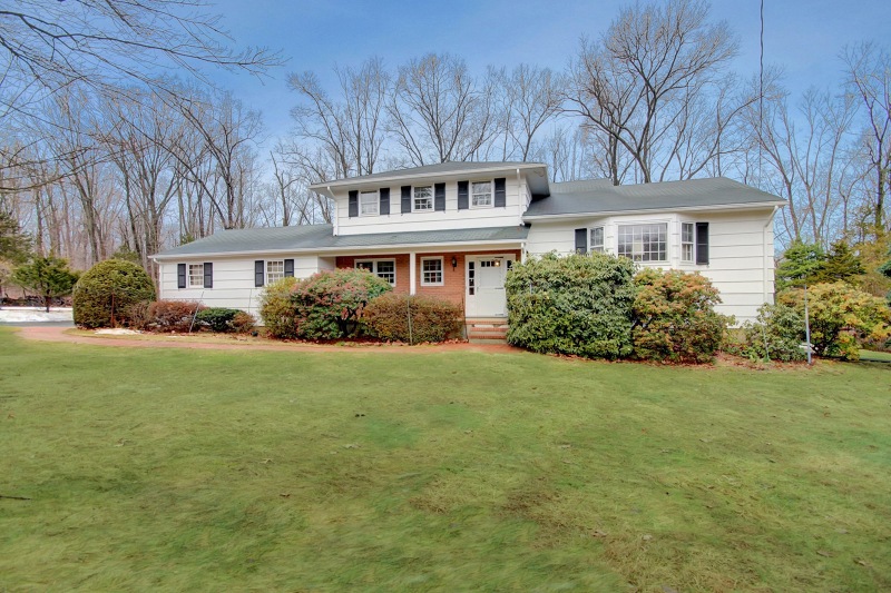 545 Emerald Trail, Martinsville, NJ 08836 - photo 1