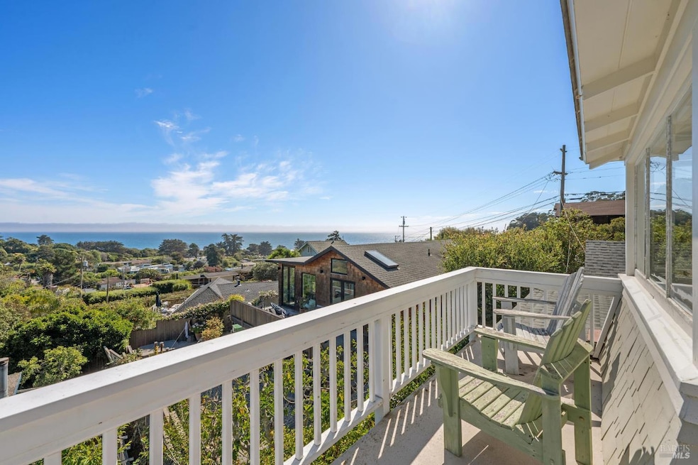 40 Laurel Ave, Stinson Beach, CA 94970 - photo 1