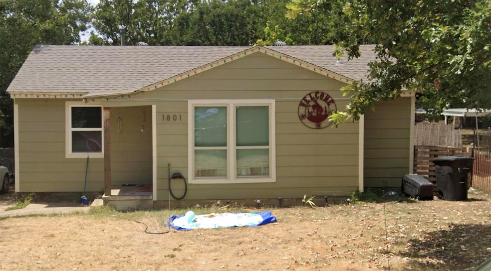 1801 Lawther Dr, River Oaks, TX 76114 - photo 1