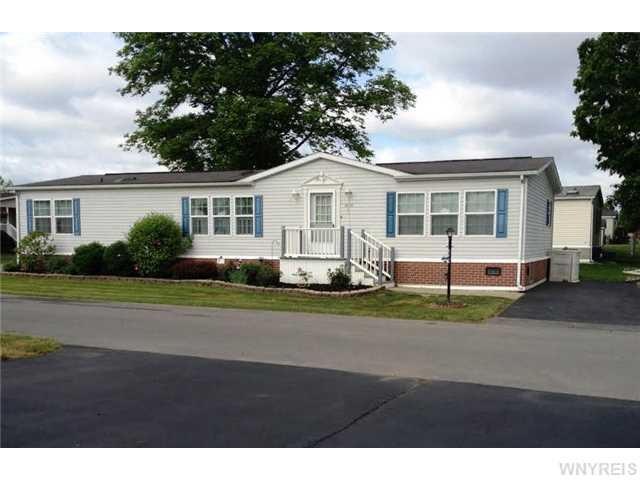 Exterior Front Wonderful 55+ community and located