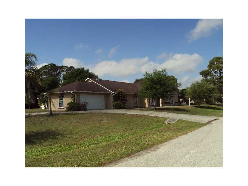 1597 Ridgely Ln, Sebastian, FL 32958 - photo 1