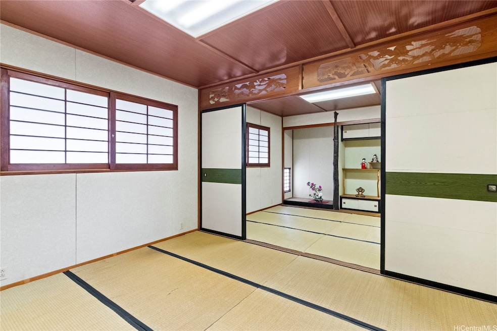 2206 California Ave, Wahiawa, HI 96786 - photo 1