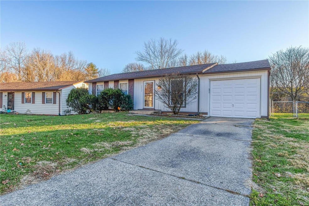 3037 Lyme St, Saint Charles, MO 63301 - photo 1