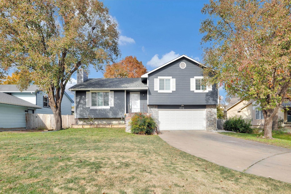 10316 E Countryside Cir, Wichita, KS 67207 - photo 1