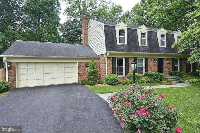 5828 Bent Twig Rd, McLean, VA 22101 - photo 1